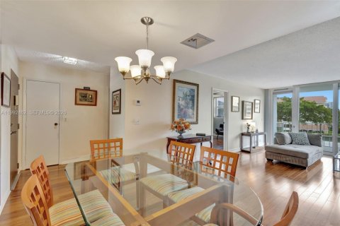 Купить кондоминиум в Норт-Палм-Бич, Флорида 2 спальни, 106.19м2, № 2056778 - фото 8