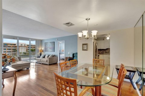 Купить кондоминиум в Норт-Палм-Бич, Флорида 2 спальни, 106.19м2, № 2056778 - фото 5