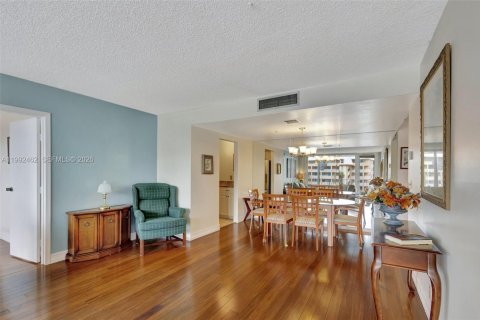 Купить кондоминиум в Норт-Палм-Бич, Флорида 2 спальни, 106.19м2, № 2056778 - фото 11