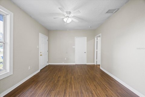 House in Tampa, Florida 3 bedrooms, 97.92 sq.m. № 1761460 - photo 3