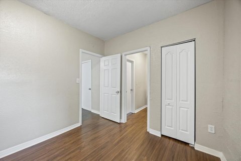 House in Tampa, Florida 3 bedrooms, 97.92 sq.m. № 1761460 - photo 21