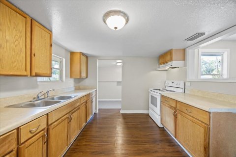House in Tampa, Florida 3 bedrooms, 97.92 sq.m. № 1761460 - photo 11