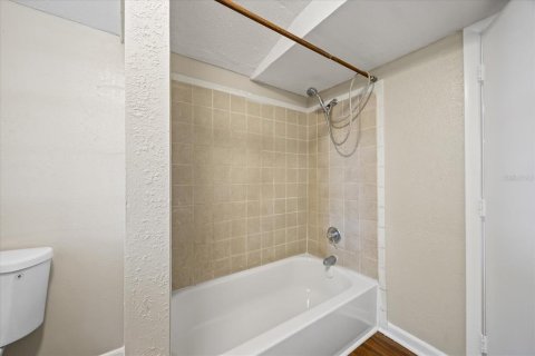 House in Tampa, Florida 3 bedrooms, 97.92 sq.m. № 1761460 - photo 13