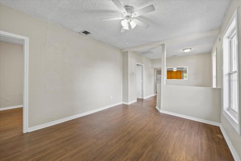 House in Tampa, Florida 3 bedrooms, 97.92 sq.m. № 1761460 - photo 22