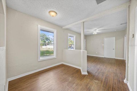 House in Tampa, Florida 3 bedrooms, 97.92 sq.m. № 1761460 - photo 5