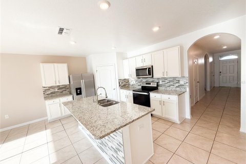 House in Haines City, Florida 4 bedrooms, 173.45 sq.m. № 1884362 - photo 5