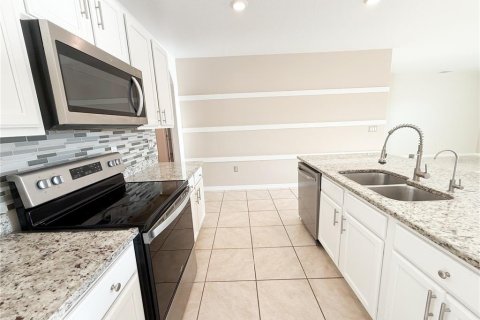 House in Haines City, Florida 4 bedrooms, 173.45 sq.m. № 1884362 - photo 8