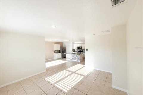 House in Haines City, Florida 4 bedrooms, 173.45 sq.m. № 1884362 - photo 11