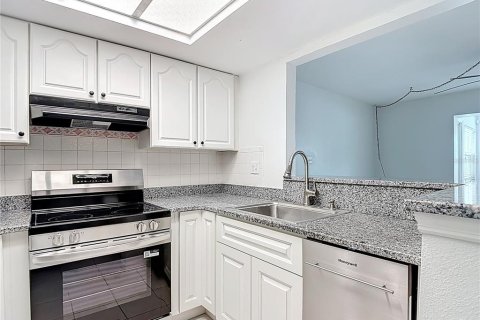 Copropriété à vendre à New Port Richey, Floride: 2 chambres, 102.56 m2 № 2099177 - photo 21