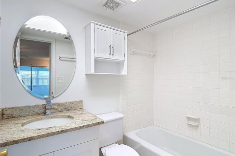 Copropriété à vendre à New Port Richey, Floride: 2 chambres, 102.56 m2 № 2099177 - photo 12