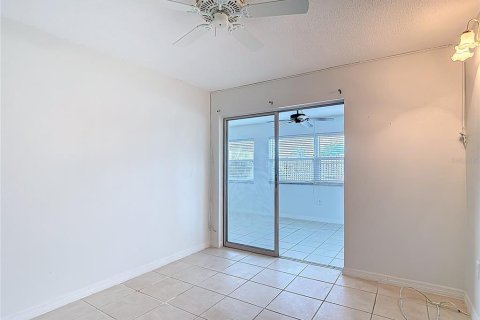 Copropriété à vendre à New Port Richey, Floride: 2 chambres, 102.56 m2 № 2099177 - photo 28