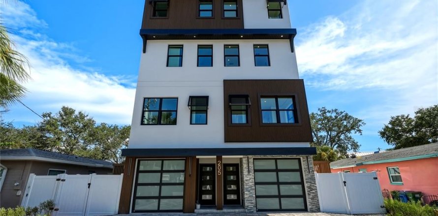 Condo à Indian Rocks Beach, Floride, 4 chambres № 2322989