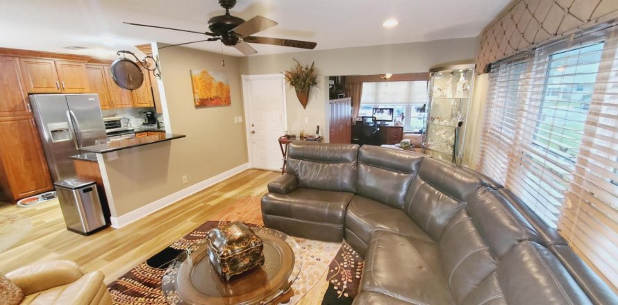 House in Delray Beach, Florida 2 bedrooms, 110.18 sq.m. № 851792