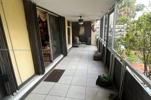 Купить виллу или дом в Майами-Лейкс, Флорида 2 спальни, 86.86м2, № 2055574 - фото 10