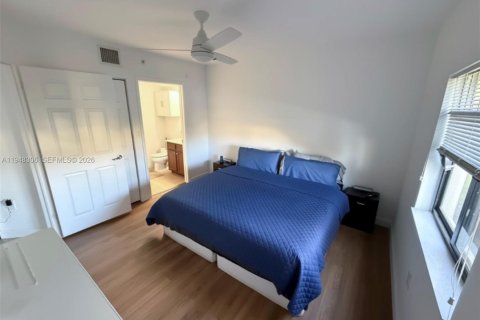 Снять в аренду кондоминиум в Катлер-Бей, Флорида 2 спальни, 75.16м2, № 2004639 - фото 17