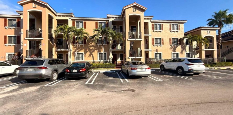 Кондоминиум с 2 спальнями в Катлер-Бей, Флорида № 2004639