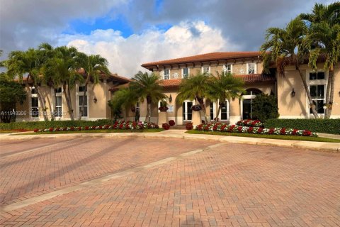 Снять в аренду кондоминиум в Катлер-Бей, Флорида 2 спальни, 75.16м2, № 2004639 - фото 3