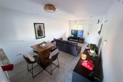 Снять в аренду кондоминиум в Катлер-Бей, Флорида 2 спальни, 75.16м2, № 2004639 - фото 13