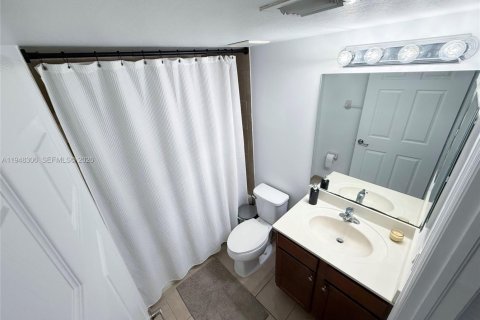 Снять в аренду кондоминиум в Катлер-Бей, Флорида 2 спальни, 75.16м2, № 2004639 - фото 11