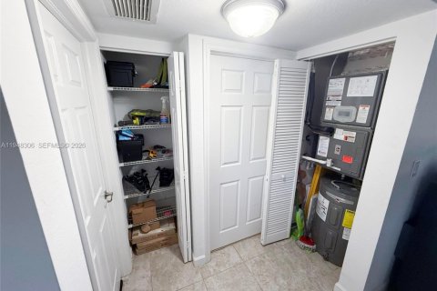 Снять в аренду кондоминиум в Катлер-Бей, Флорида 2 спальни, 75.16м2, № 2004639 - фото 12