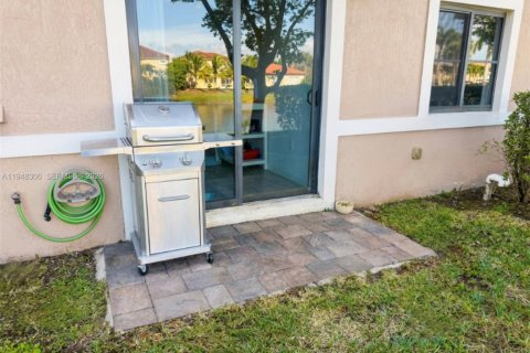 Снять в аренду кондоминиум в Катлер-Бей, Флорида 2 спальни, 75.16м2, № 2004639 - фото 18