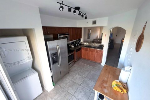 Снять в аренду кондоминиум в Катлер-Бей, Флорида 2 спальни, 75.16м2, № 2004639 - фото 8