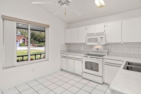 Villa ou maison à vendre à Port Orange, Floride: 2 chambres, 127.28 m2 № 1879317 - photo 6