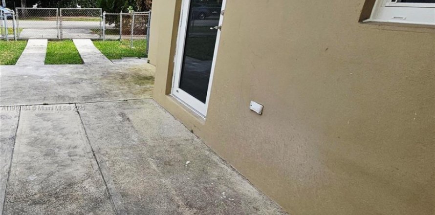 Villa ou maison à Miami, Floride 1 chambre, 55.74 m2 № 1966416