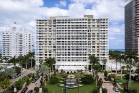 Condo in Bal Harbour, Florida, 2 bedrooms  № 2192306 - photo 20