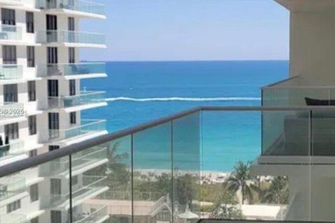 Condo in Bal Harbour, Florida, 2 bedrooms  № 2192306 - photo 16