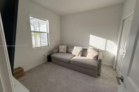 Casa en alquiler en Miami, Florida, 3 dormitorios, 137.77 m2 № 1951774 - foto 19