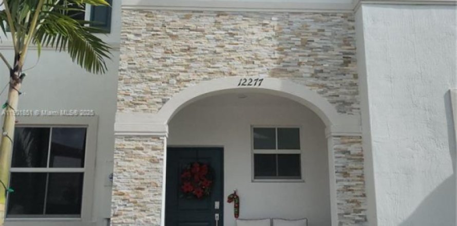 Casa en Miami, Florida 3 dormitorios, 137.77 m2 № 1951774