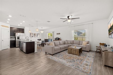 Casa en venta en Davenport, Florida, 4 dormitorios, 173.73 m2 № 2206606 - foto 7