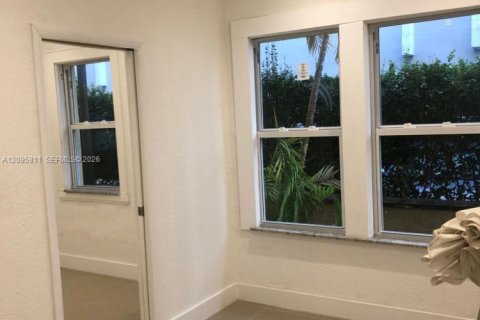 Copropriété à louer à Coral Gables, Floride: 32.98 m2 № 2384976 - photo 4