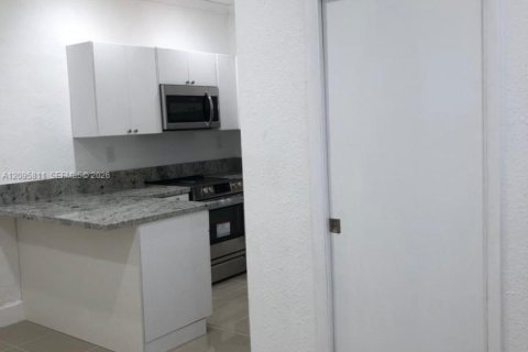 Copropriété à louer à Coral Gables, Floride: 32.98 m2 № 2384976 - photo 5