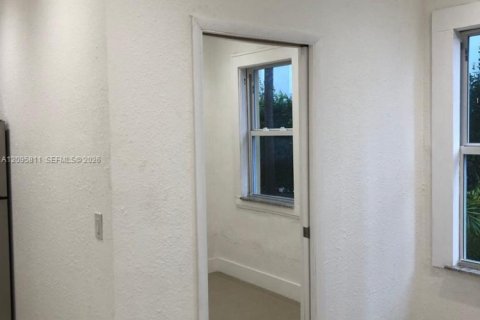 Copropriété à louer à Coral Gables, Floride: 32.98 m2 № 2384976 - photo 3