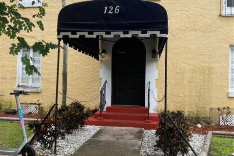 Studio à Condo à Coral Gables, Floride  № 2384976