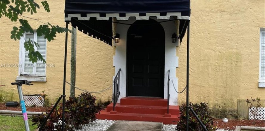 Studio à Condo à Coral Gables, Floride № 2384976