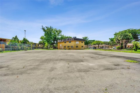 Купить коммерческую недвижимость в Санрайз, Флорида № 1942357 - фото 13