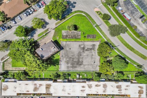 Купить коммерческую недвижимость в Санрайз, Флорида № 1942357 - фото 5