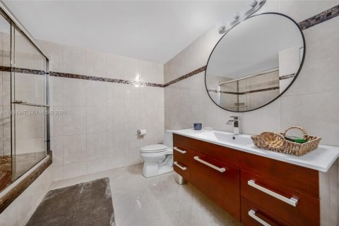 Copropriété à louer à Hallandale Beach, Floride: 2 chambres, 126.35 m2 № 2050764 - photo 28