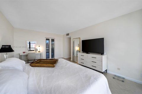 Copropriété à louer à Hallandale Beach, Floride: 2 chambres, 126.35 m2 № 2050764 - photo 25