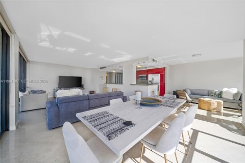 Copropriété à louer à Hallandale Beach, Floride: 2 chambres, 126.35 m2 № 2050764 - photo 13