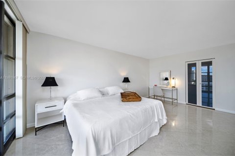 Copropriété à louer à Hallandale Beach, Floride: 2 chambres, 126.35 m2 № 2050764 - photo 22