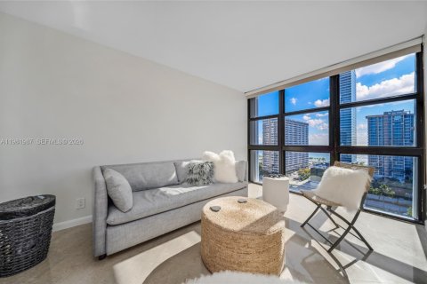 Copropriété à louer à Hallandale Beach, Floride: 2 chambres, 126.35 m2 № 2050764 - photo 18