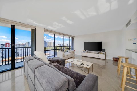 Copropriété à louer à Hallandale Beach, Floride: 2 chambres, 126.35 m2 № 2050764 - photo 6