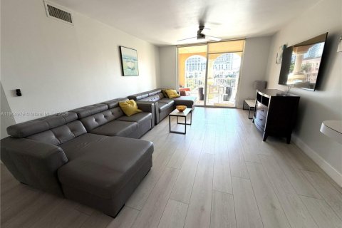 Снять в аренду кондоминиум в Авентура, Флорида 2 спальни, 109.62м2, № 1955237 - фото 5