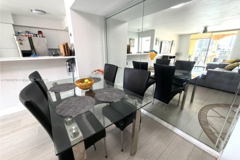 Снять в аренду кондоминиум в Авентура, Флорида 2 спальни, 109.62м2, № 1955237 - фото 4