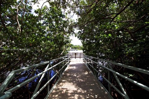 Снять в аренду кондоминиум в Авентура, Флорида 2 спальни, 109.62м2, № 1955237 - фото 19