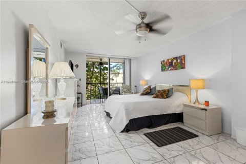 Condominio en venta en Hallandale Beach, Florida, 1 dormitorio, 102.19 m2 № 1991537 - foto 10